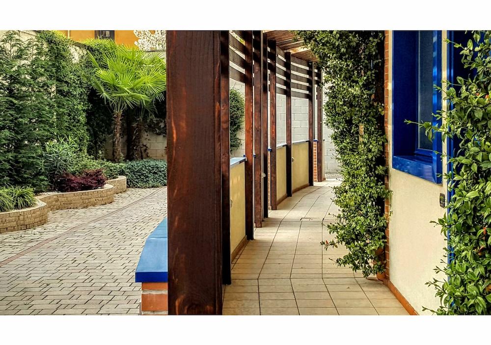 Welcome Hotel Legnano Esterno foto