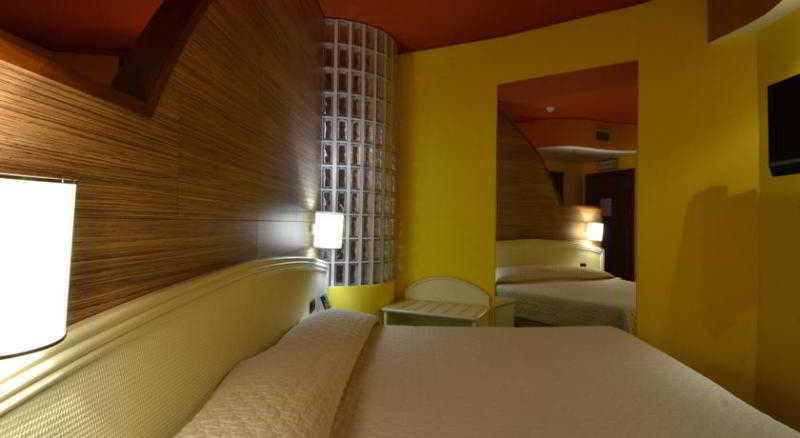 Welcome Hotel Legnano Esterno foto