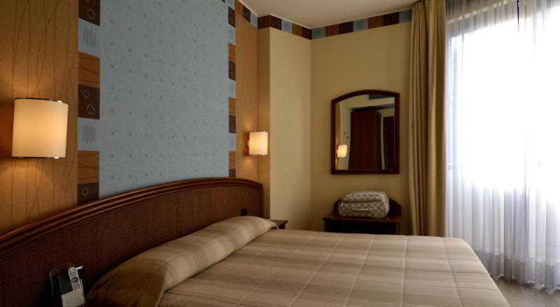 Welcome Hotel Legnano Esterno foto